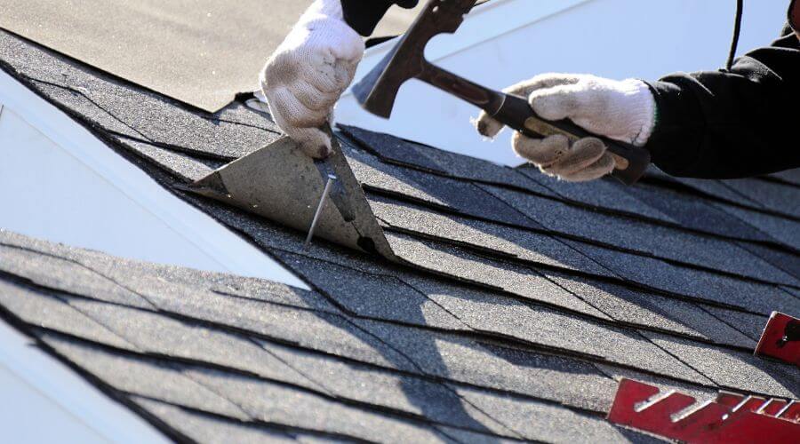 Professional gutter cleaning in Versailles, IL